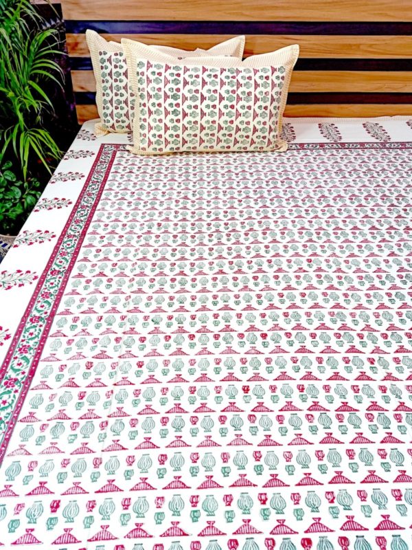 Mama Earth Handblock Printed Cotton Double Bedcover with Pillow covers (Set of 3)