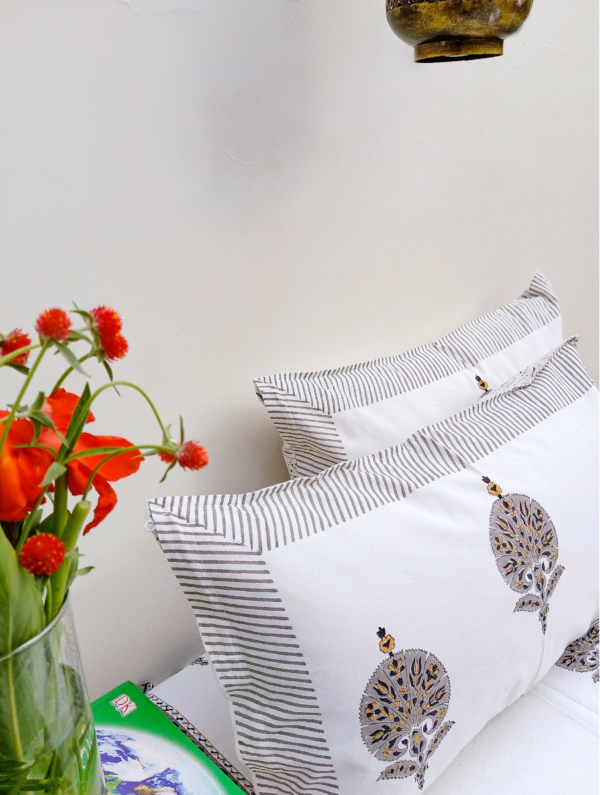 Blooming Petals Cotton Hand Block Printed Bedsheet With Pillowcase (L-108 In X W-108 In)