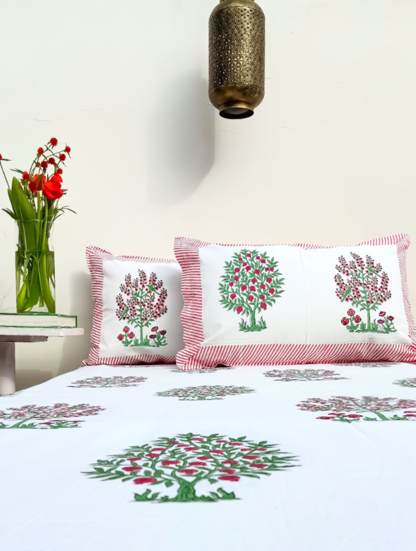 Petal Post Cotton Hand Block Printed Bedsheet With Pillowcase (L-108 In X W-90 In)