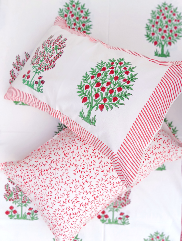 Petal Post Cotton Hand Block Printed Bedsheet With Pillowcase (L-108 In X W-90 In)